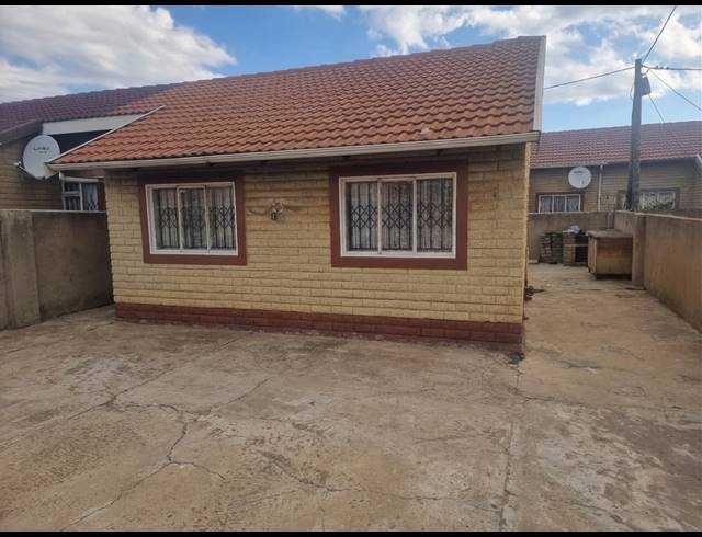2 BEDROOM HOUSE FOR SALE IN EVATON WEST